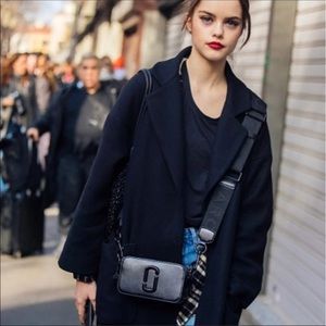 Marc jacobs black camera bag with an extra marc jacobs strap